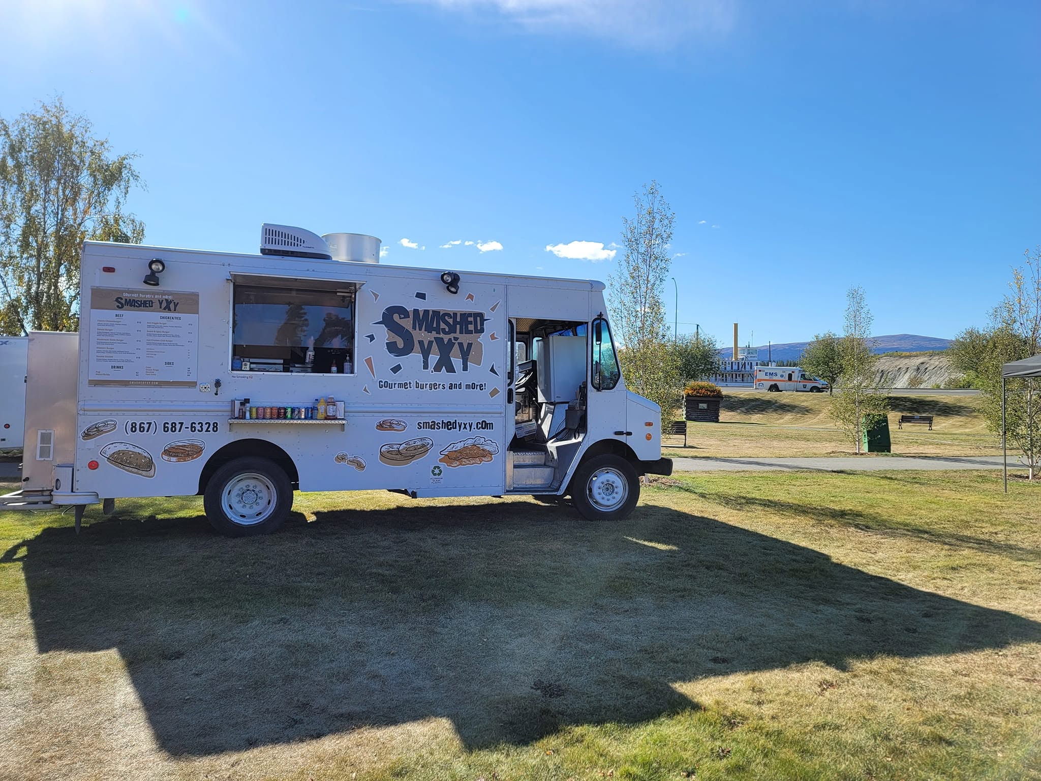 smashed-yxy-food-truck-yukon-in-a-park-on-a-sunny-day-1.jpg